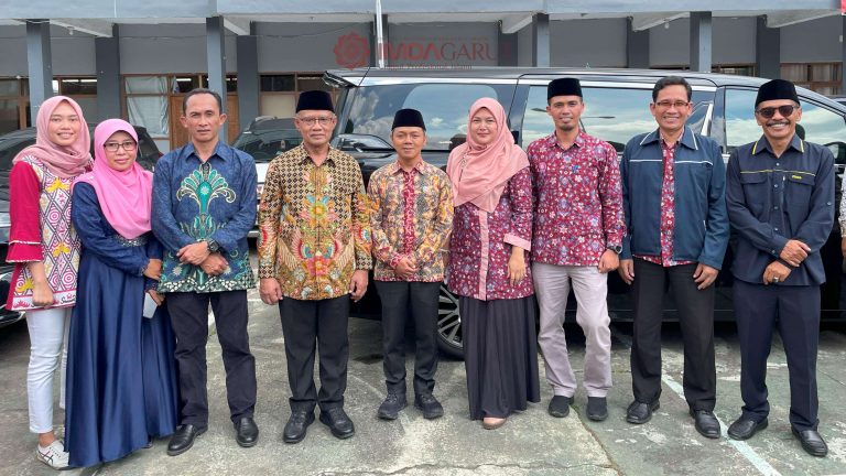 foto bersama Prof. Haedar Nashir - IMDA Garut